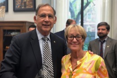 Sen.-John-Boozman-and-WSC-ED-Margaret-Martens