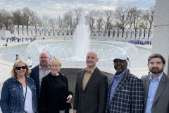 l-to-r-Erin-Coffman-Fred-Fann-Margaret-Martens-Scott-Burroughs-Bobby-Brown-Mike-Wesdell-at-the-WWII-Memorial